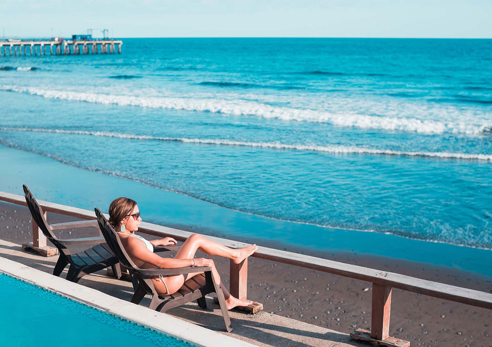 AST Surf Hotel - surf instruction