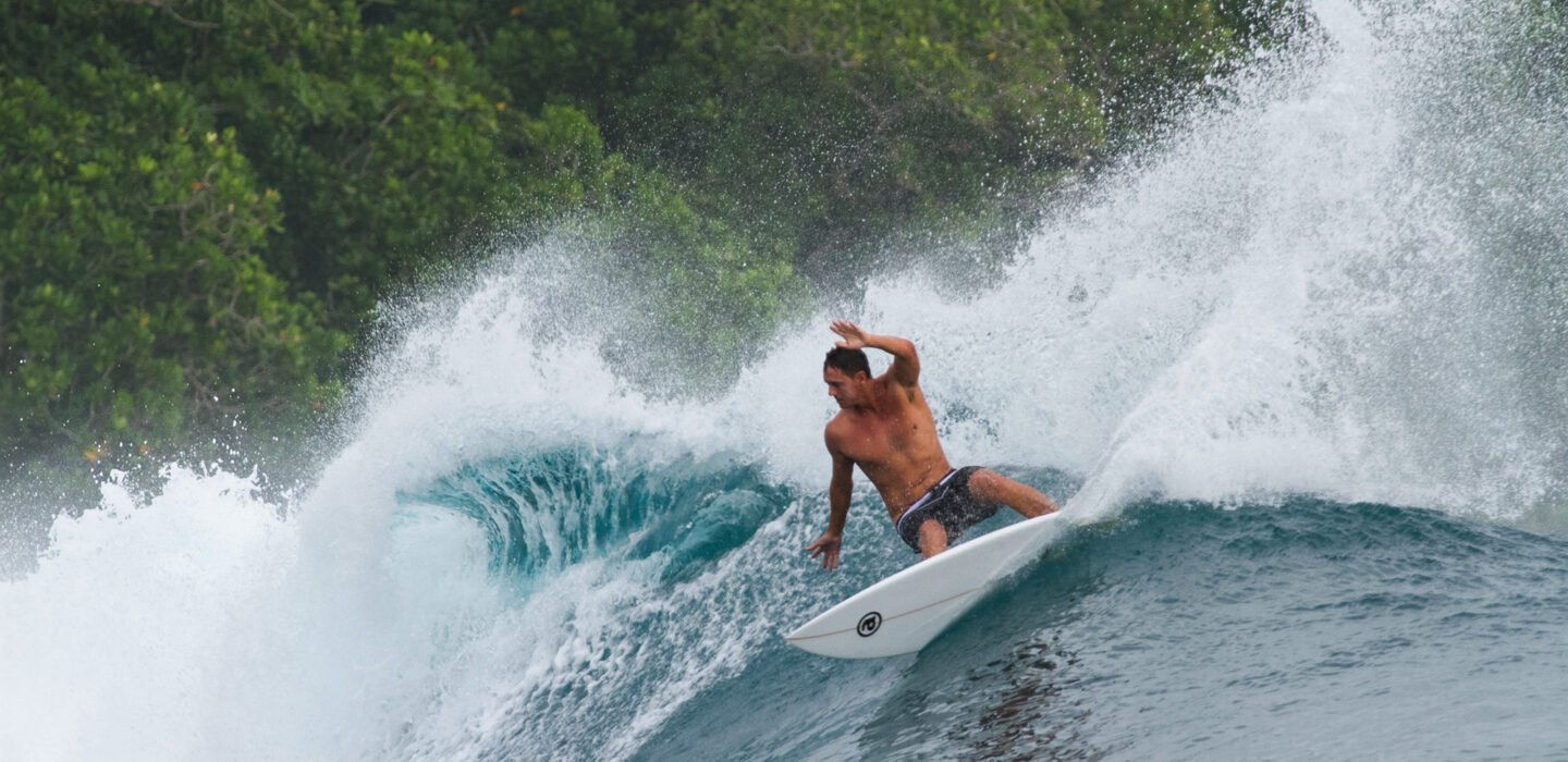 Balancé Surf & Yoga Retreat - surf instruction