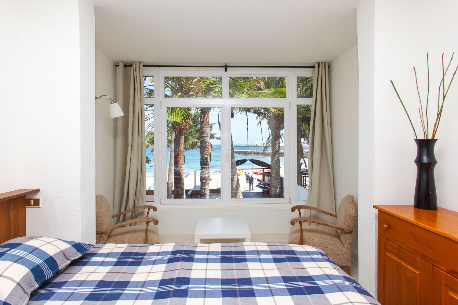 Billabong Surf Camp & School "Beach House" - surf instruction