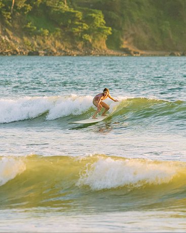 Damo Surf School & Surf Camp - surf instruction