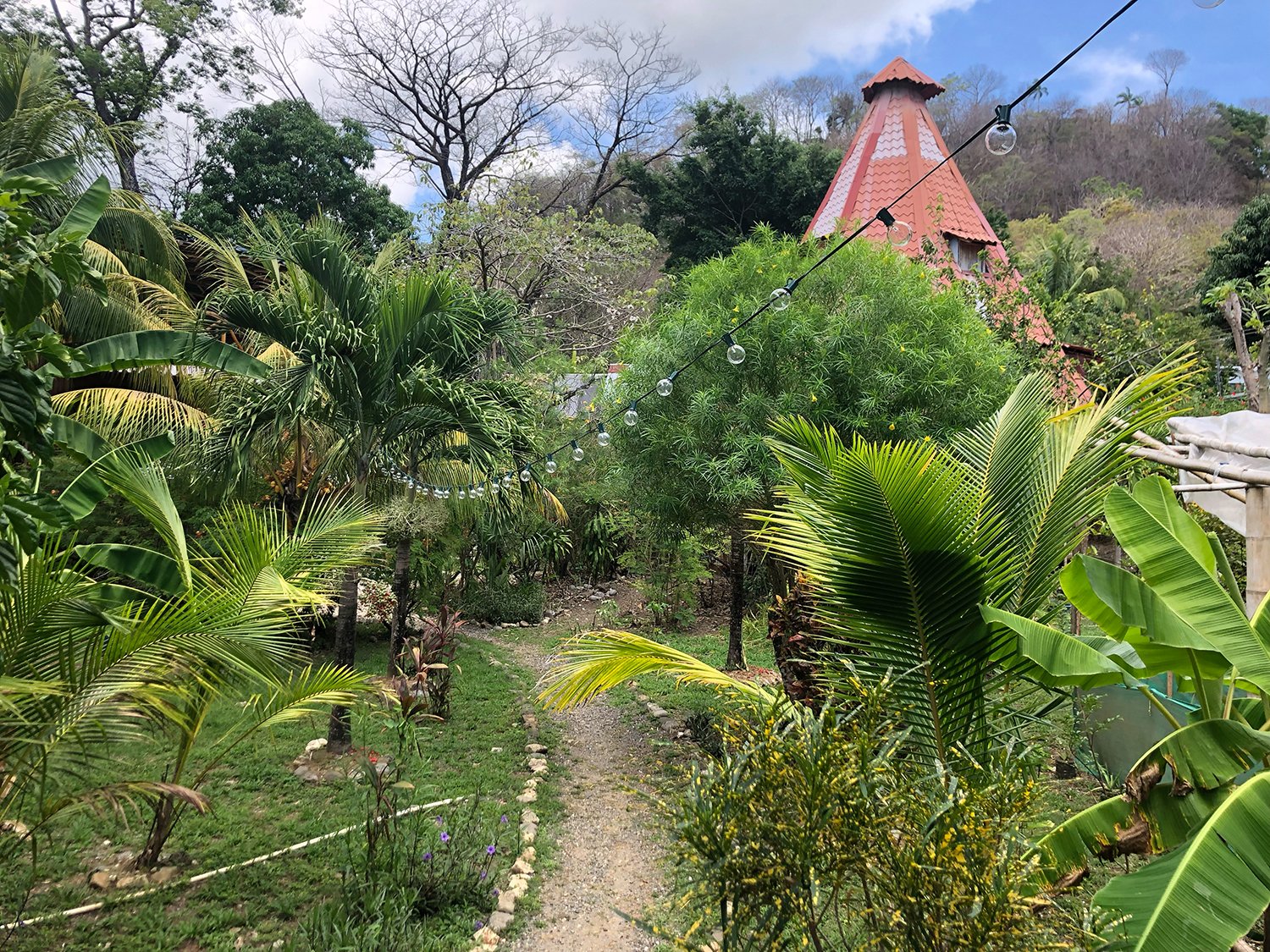 Don Jons Surf & Yoga Lodge