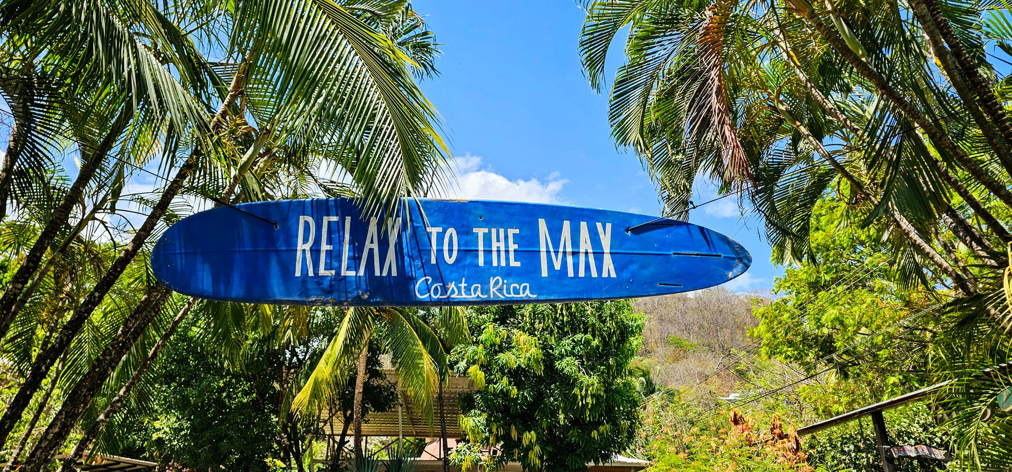 Don Jons Surf & Yoga Lodge - lounge area