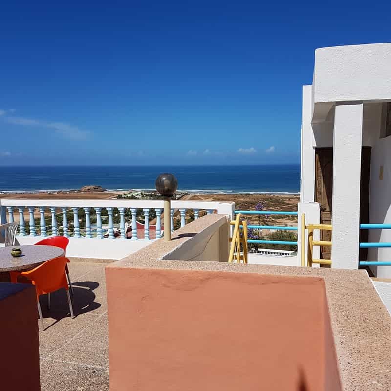 Dream Surf Camp In Taghazout Bay - surf instruction