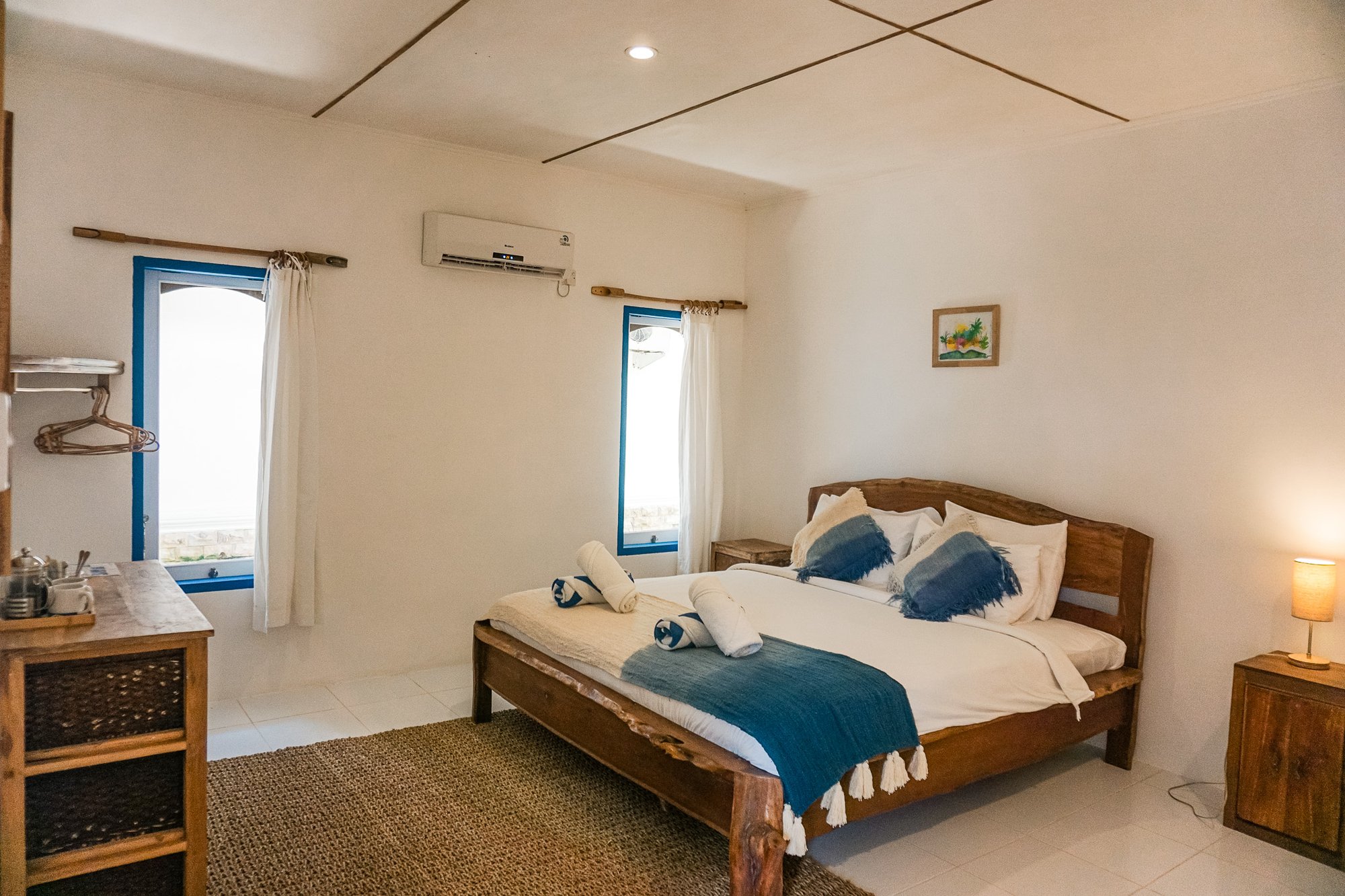 Hollow Tree's Resort - exterior view