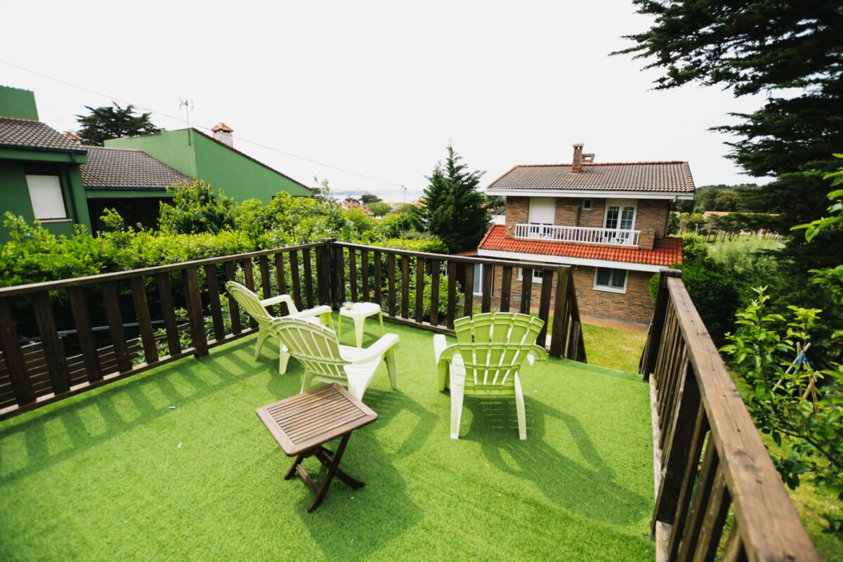 Loredo Surf House - surf instruction