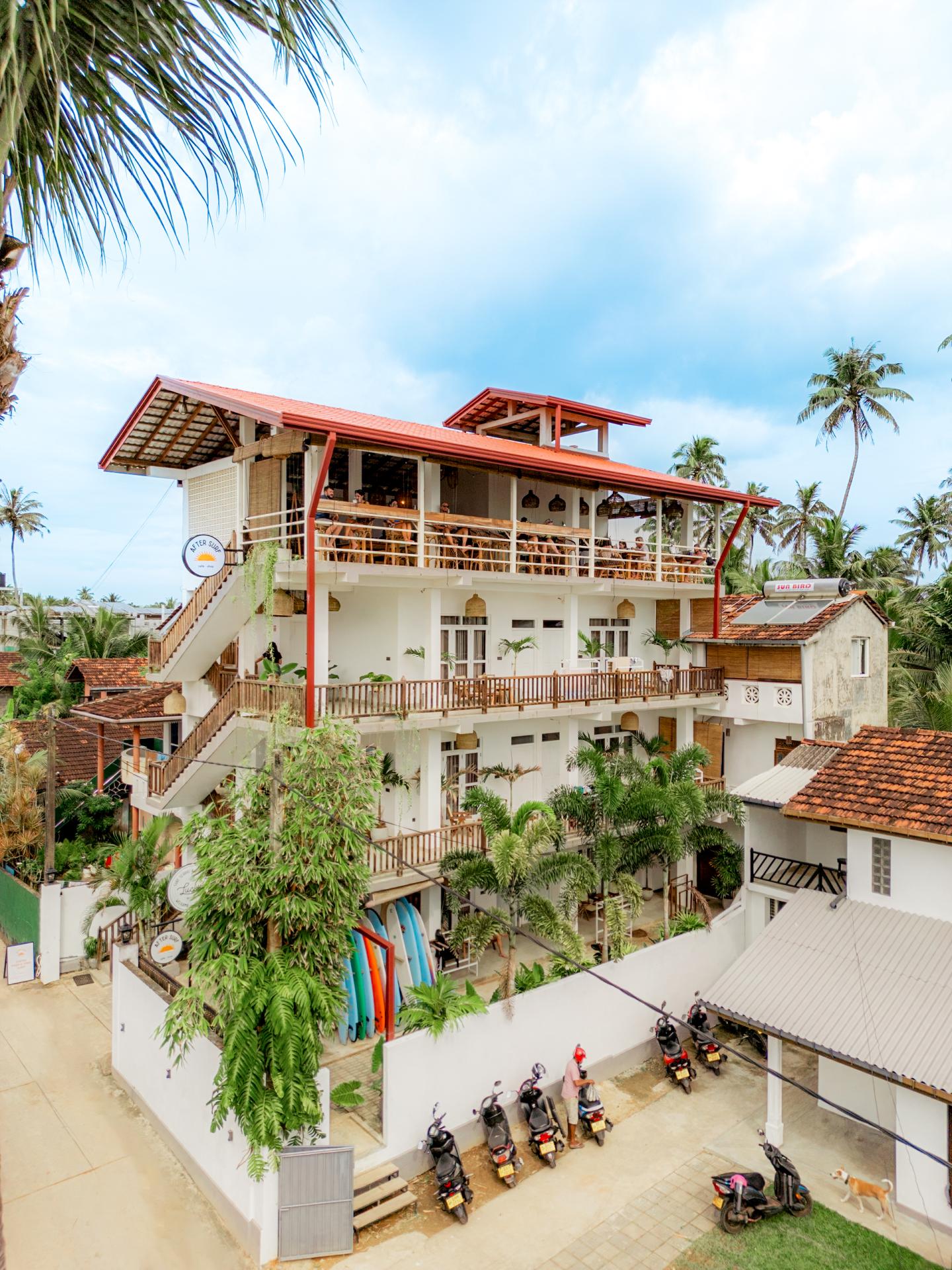 Lucky’s Surf Camp Weligama Sri Lanka - surf instruction