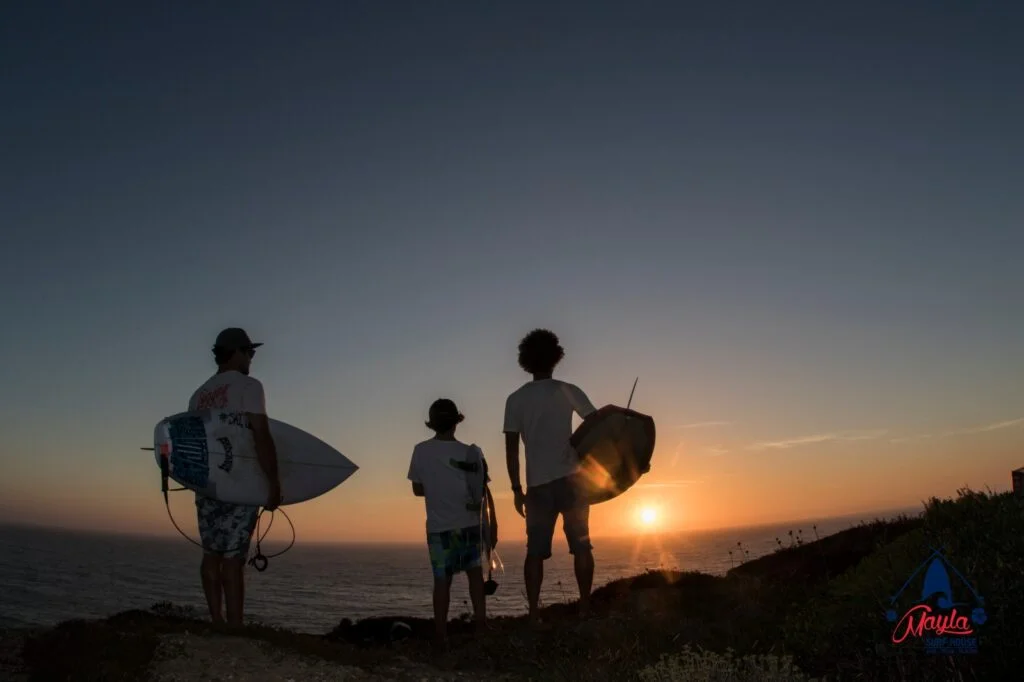 Mayla Surf House - surf instruction