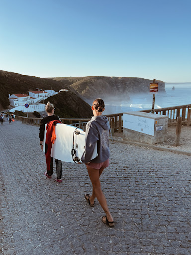 MissionToSurf Portugal - Surfcamp - surf instruction