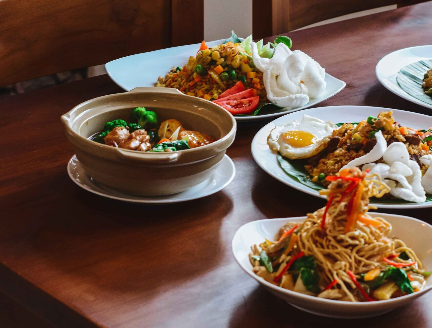 Mojo Surf Camp Red Island - surf instruction