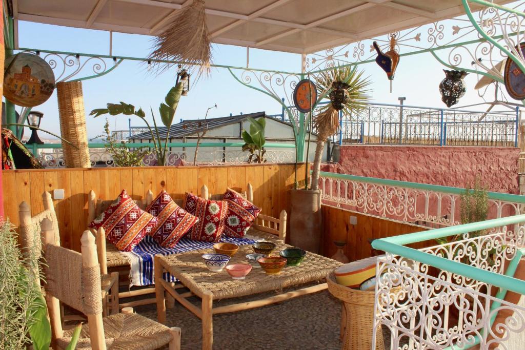 Natural Surf Morocco - Yoga & Surf Camp Tamraght and Taghazout - surf instruction