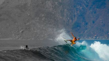 PUNTA ESCONDIDA SURF CAMP - surf instruction