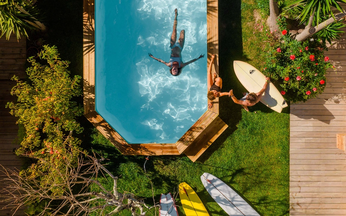 Puresurfcamps - Surfcamp Portugal, Puresurfcamp Peniche - swimming pool area