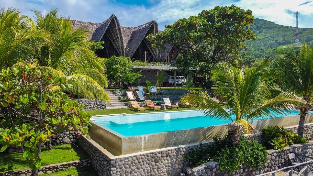 Puro Surf Hotel & Performance Academy - surf instruction