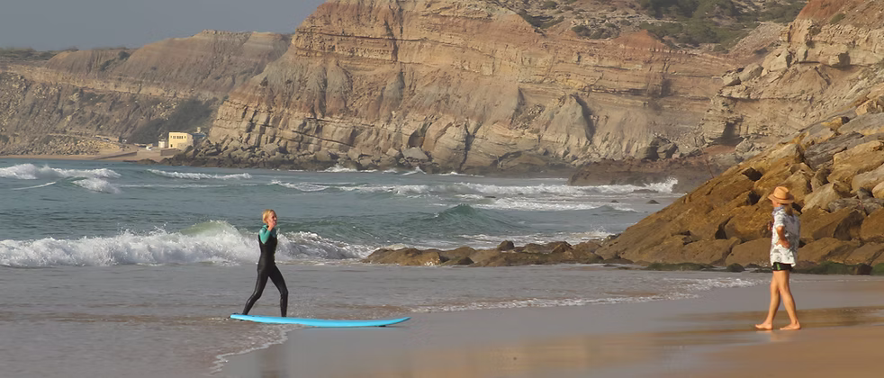 Ripar Surf School & Camp - common area