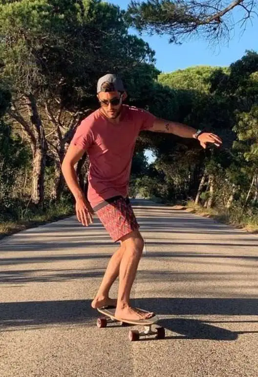 Roots Surf Camp - surf instruction