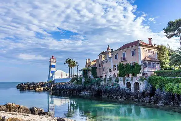 Roots Surf Camp - surf instruction