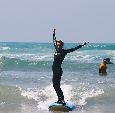 Surf Riders Ericeira - surf instruction