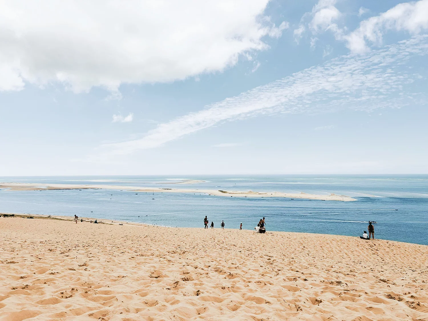 WAVETOURS Biscarrosse Family Surfcamp - surf instruction