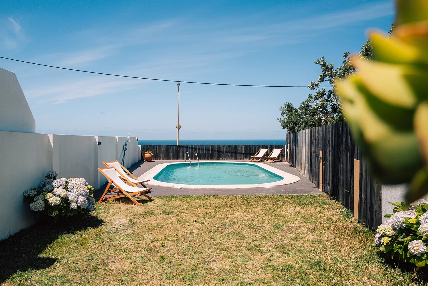 Wavetours Ericeira Surfhouse - surf instruction