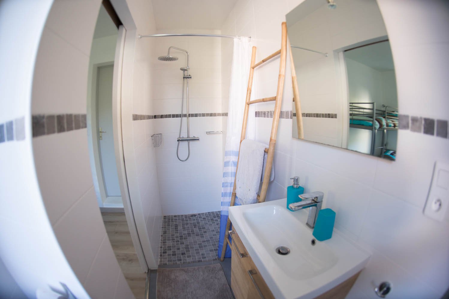 Family Room (5 Beds)