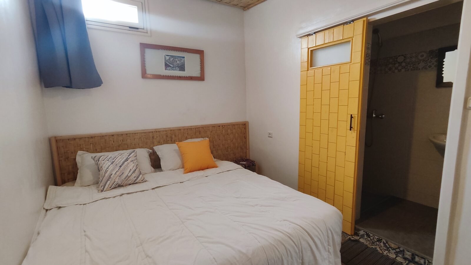 Double / Twin Room - Ensuite with Interior Window